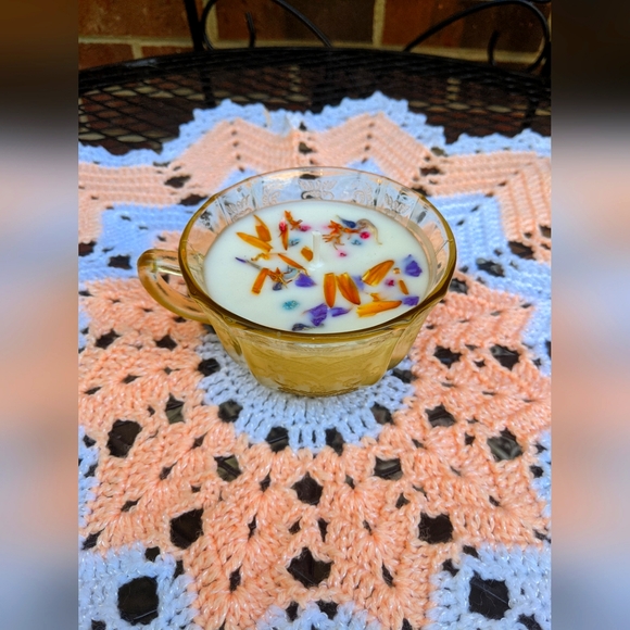 Wild-Flower Teacup Candle - Picture 2 of 2